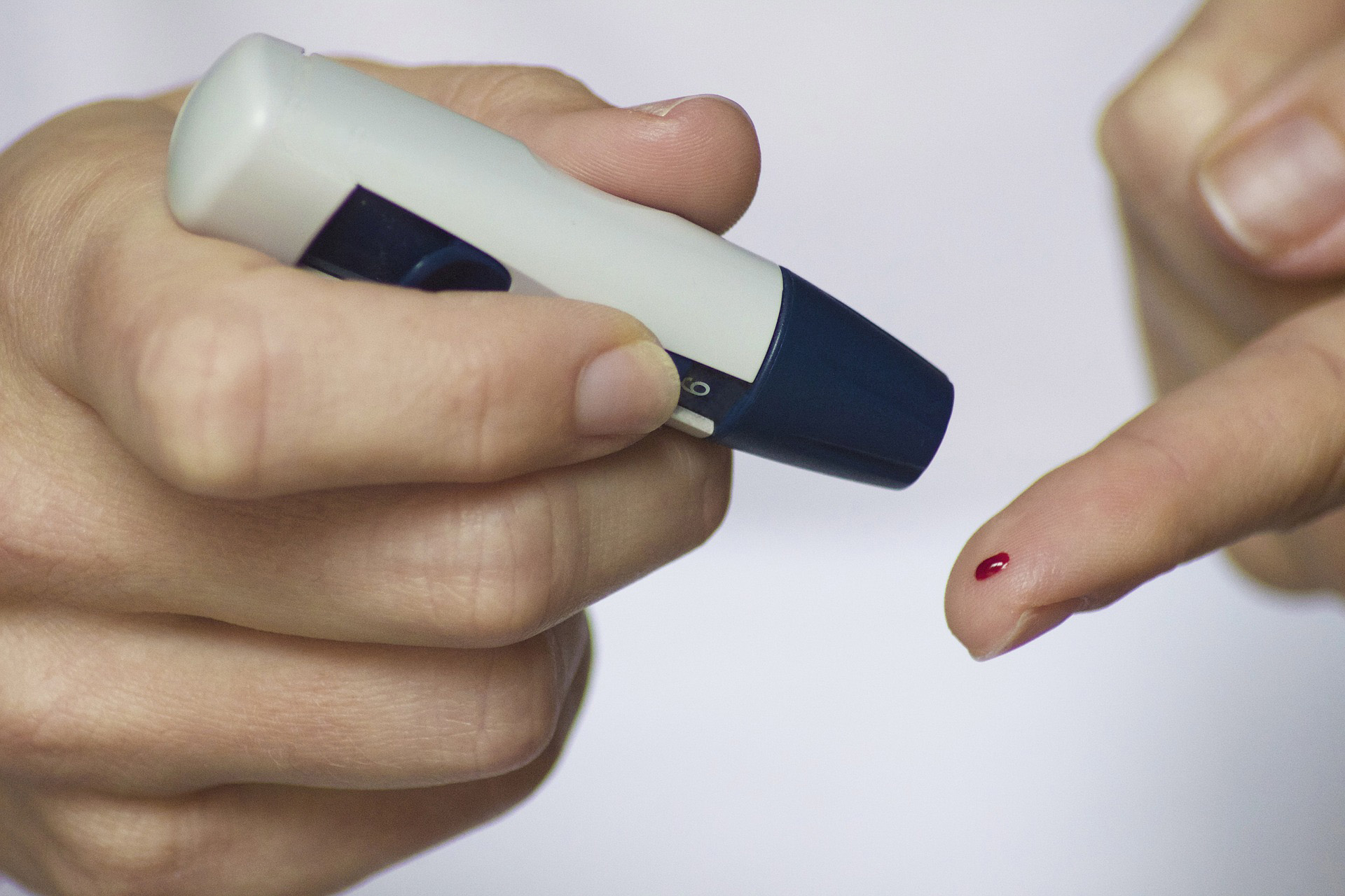 Tips to Prevent Sore Fingertips From Blood Glucose Testing